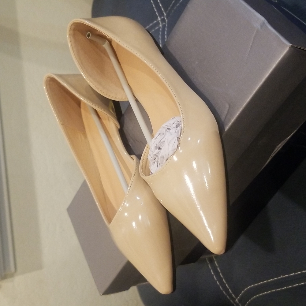 Flats - Picture 2 of 3
